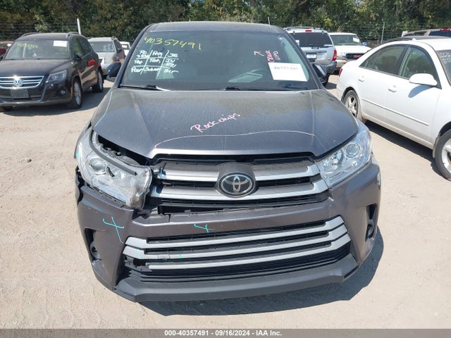 5TDZARFH4KS044377 Toyota Highlander Le