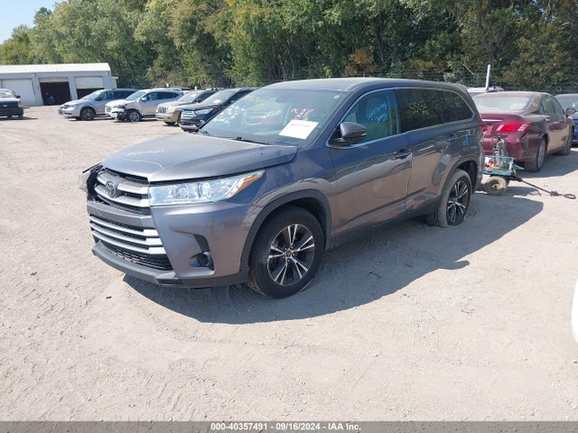 5TDZARFH4KS044377 Toyota Highlander Le