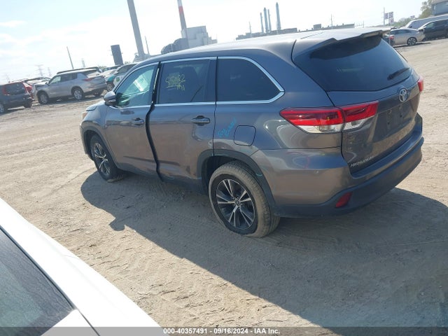 5TDZARFH4KS044377 Toyota Highlander Le