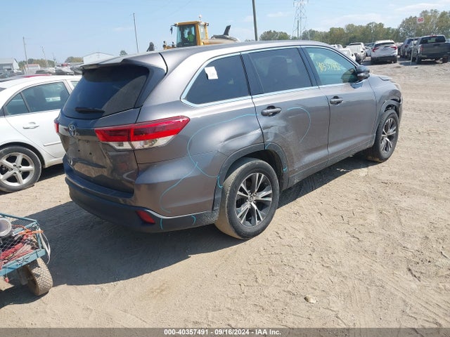 5TDZARFH4KS044377 Toyota Highlander Le