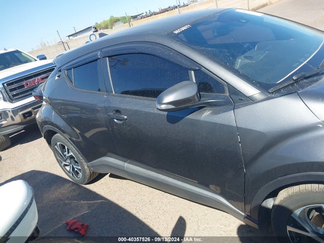 Toyota C-HR XLE 2018 NMTKHMBXXJR056995 Image 13