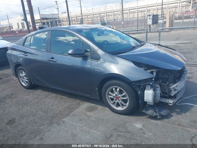 Toyota Prius Two 2016 JTDKBRFU0G3507832 головне зображення