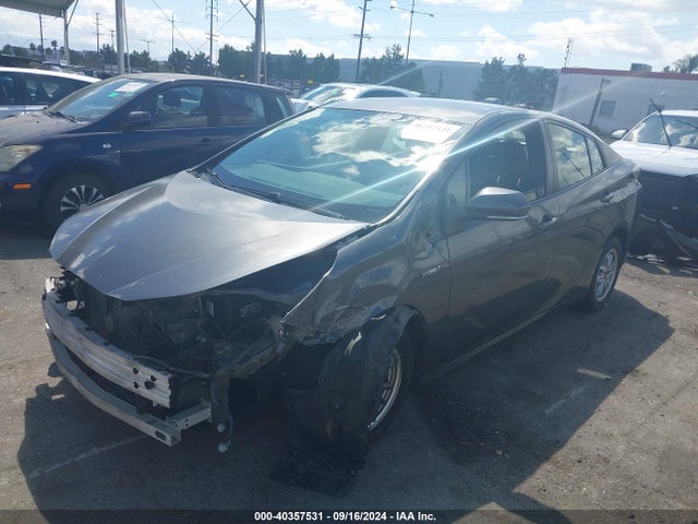 Toyota Prius Two 2016 JTDKBRFU0G3507832 Image 2