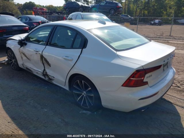 7JR102FKXMG094752 Volvo S60 T5 Momentum