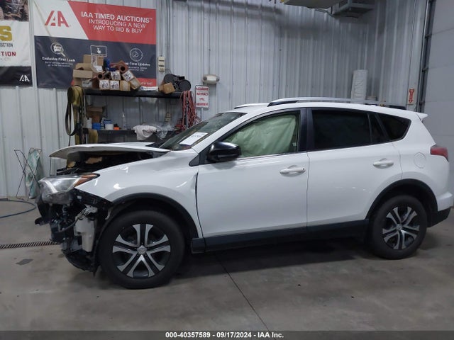 Toyota RAV4 LE 2016 JTMZFREV8GD090922 Image 14