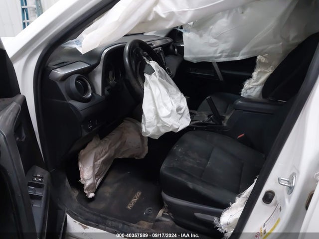 Toyota RAV4 LE 2016 JTMZFREV8GD090922 Image 5
