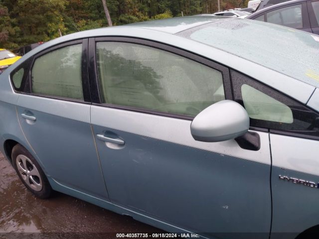JTDKN3DU2E1752566 Toyota Prius Two
