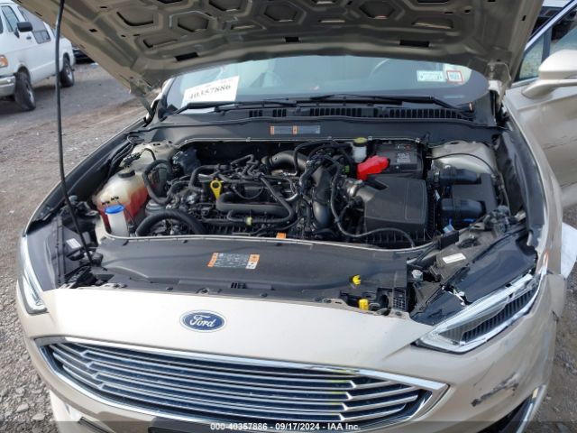 3FA6P0HD4JR279599 Ford FUSION SE