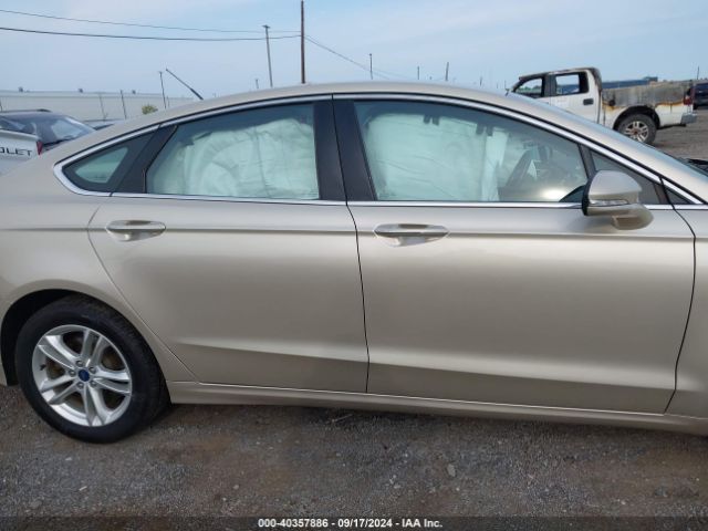 3FA6P0HD4JR279599 Ford FUSION SE