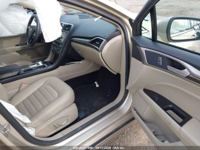 3FA6P0HD4JR279599 Ford FUSION SE