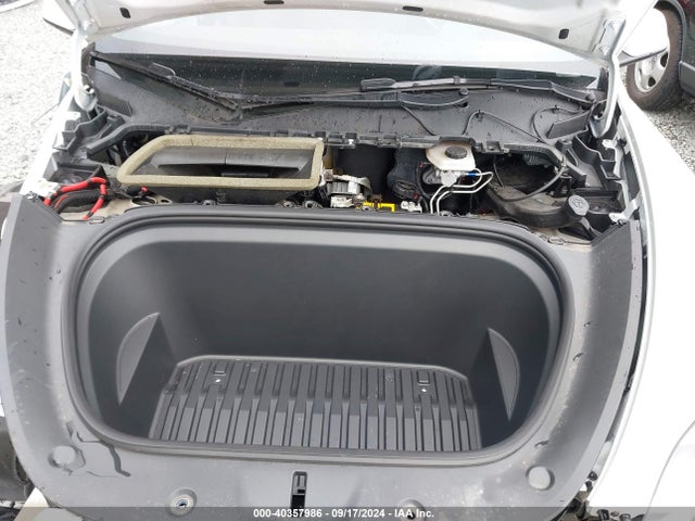 2021 TESLA MODEL Y 5YJYGDEE7MF198819 Photo 9