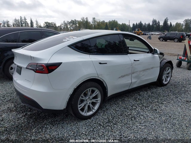2021 TESLA MODEL Y 5YJYGDEE7MF198819 Photo 3
