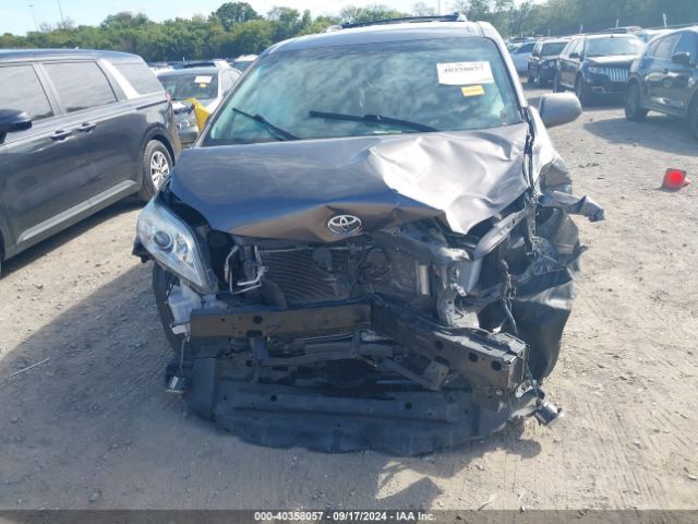 5TDYK3DC2FS668519 Toyota Sienna Xle Premium 8 Passenger