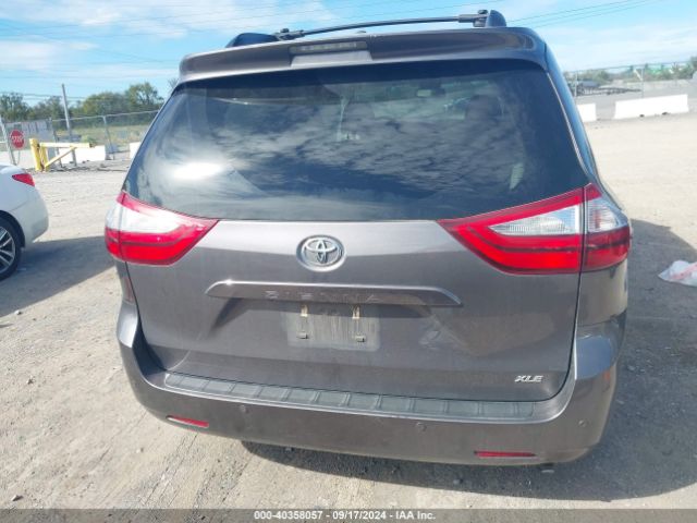 5TDYK3DC2FS668519 Toyota Sienna Xle Premium 8 Passenger