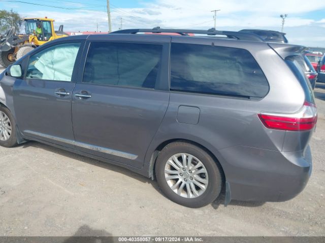 5TDYK3DC2FS668519 Toyota Sienna Xle Premium 8 Passenger