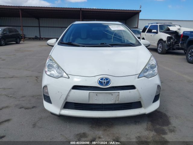 JTDKDTB39E1070054 Toyota Prius C One