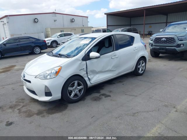 JTDKDTB39E1070054 Toyota Prius C One