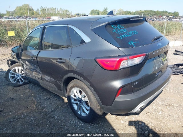 Ford ESCAPE SE 2020 1FMCU9G66LUA29723 Image 3