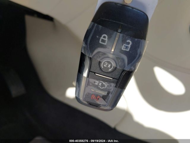5LMCJ2C90GUJ08498 Lincoln MKC SELECT