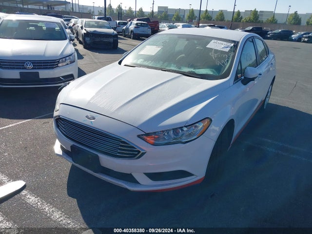 Ford Fusion Hybrid S 2018 3FA6P0UU1JR154470 Image 2