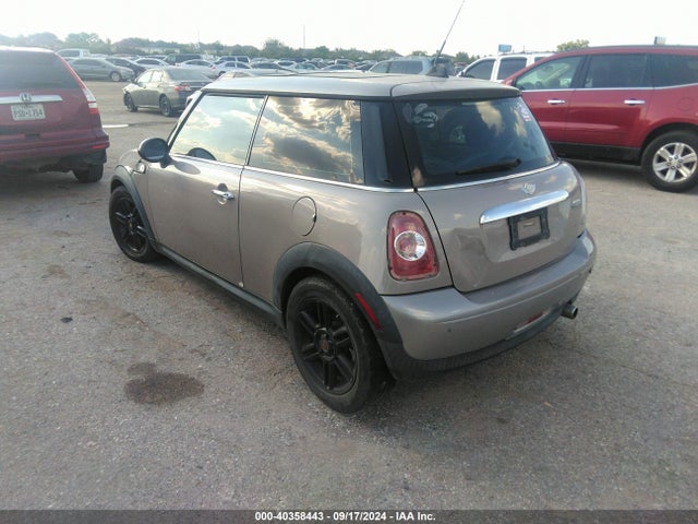 2013 MINI HARDTOP WMWSU3C53DT680743 Photo 2