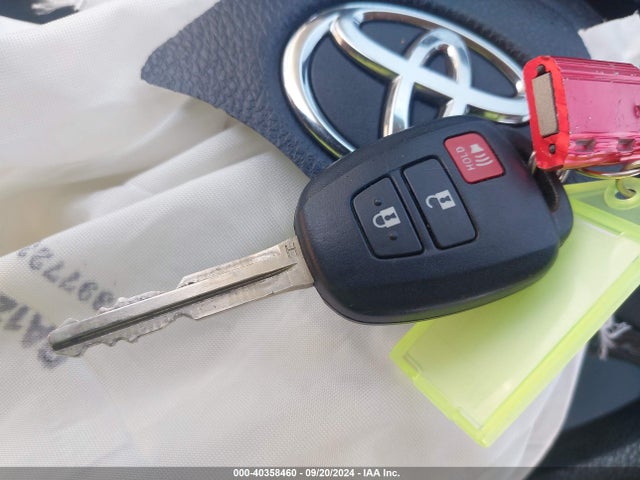 Toyota RAV4 LE 2018 2T3ZFREV3JW437468 Image 11