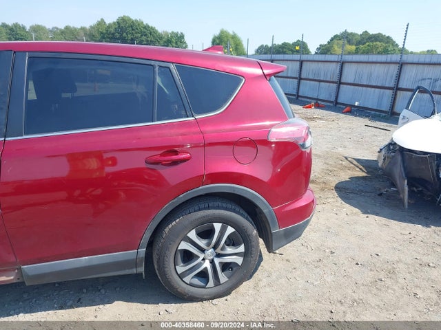 Toyota RAV4 LE 2018 2T3ZFREV3JW437468 Image 19