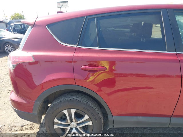 Toyota RAV4 LE 2018 2T3ZFREV3JW437468 Image 21