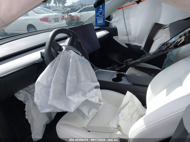 2022 TESLA MODEL Y 7SAYGDEE0NF329786 Photo 4