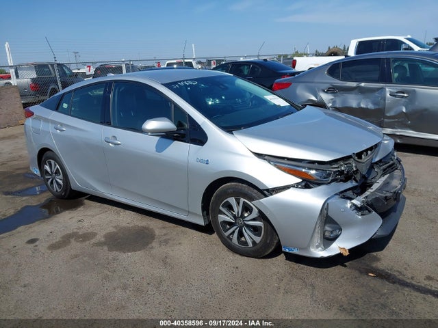 2017 JTDKARFP1H3052133 main image