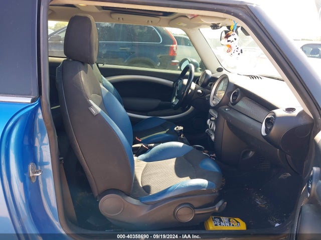2009 MINI COOPER S WMWMF73529TT99793 Photo 4