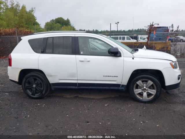1C4NJDEB0GD541850 Jeep Compass Latitude