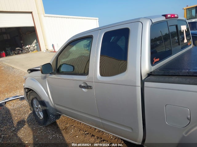 Nissan Frontier Sv 2017 1N6DD0CU1HN734033 Image 15