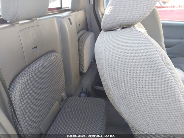 Nissan Frontier Sv 2017 1N6DD0CU1HN734033 Image 8