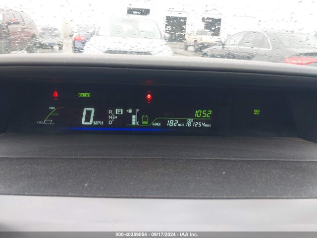 Toyota Prius V Two 2014 JTDZN3EU7E3337048 Image 7