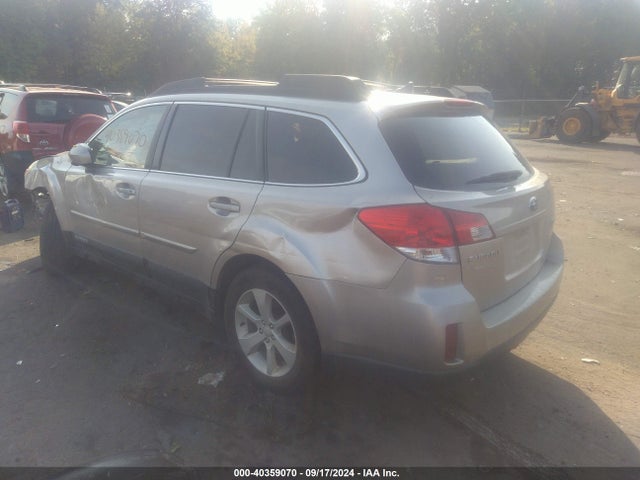 Subaru Outback 2.5i Premium 2014 4S4BRBCC7E3322250 Image 3