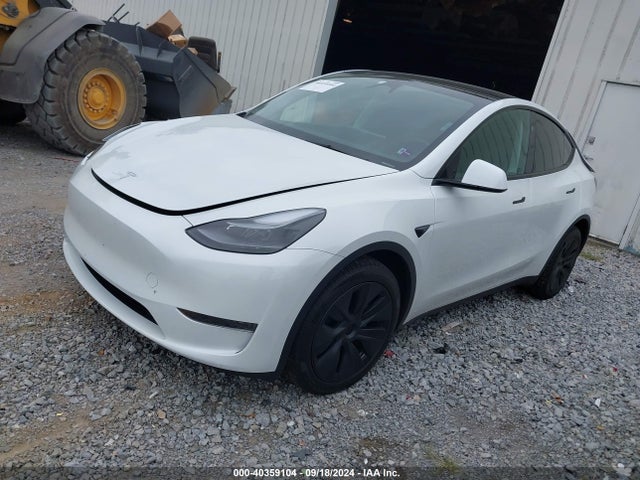 2024 TESLA MODEL Y 7SAYGDED8RA301132 Photo 1