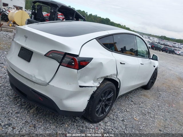 2024 TESLA MODEL Y 7SAYGDED8RA301132 Photo 3