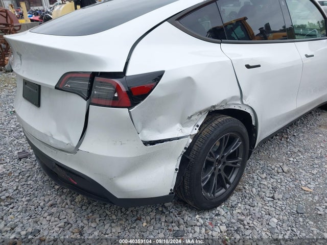 2024 TESLA MODEL Y 7SAYGDED8RA301132 Photo 5