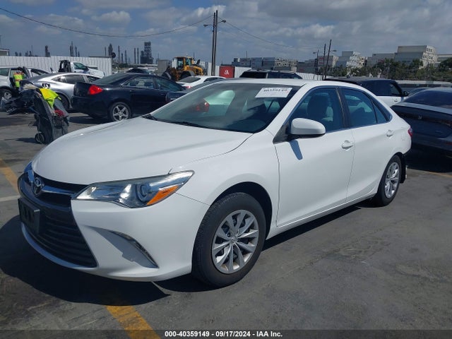 Toyota CAMRY LE 2015 4T4BF1FK9FR491452 Image 2