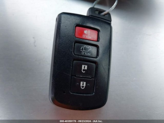 JTMJFREV8HJ121750 Toyota RAV4 SE