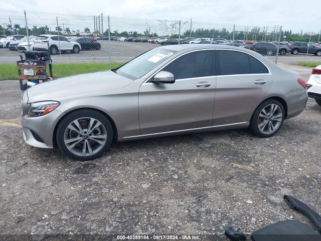 WDDWF8DB1KR481772 Mercedes-Benz C 300