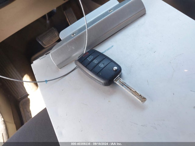 KIA Soul 2016 KNDJN2A21G7851985 Image 11