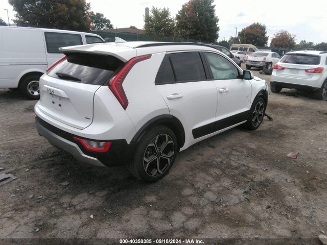 KNDCR3LE9P5046225 KIA Niro Ex Touring