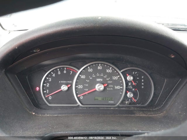 2004 MITSUBISHI ENDEAVOR 4A4MN21SX4E054406 Photo 6