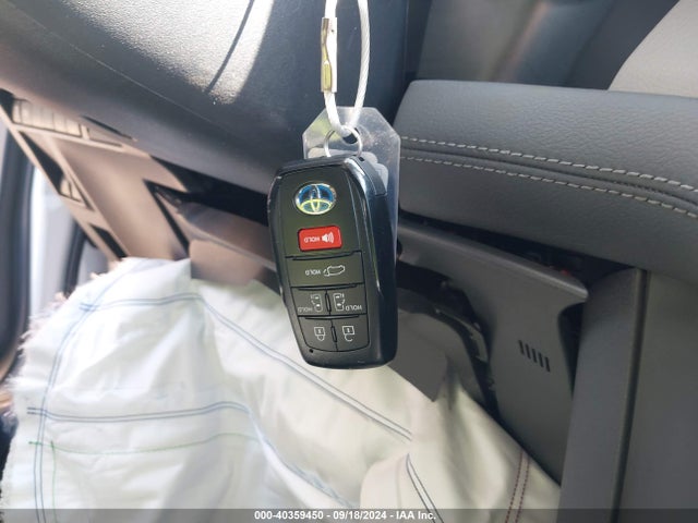 Toyota SIENNA XLE 2024 5TDYRKEC5RS214080 Image 11