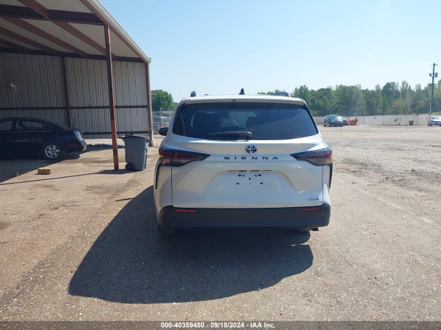 Toyota SIENNA XLE 2024 5TDYRKEC5RS214080 Image 16