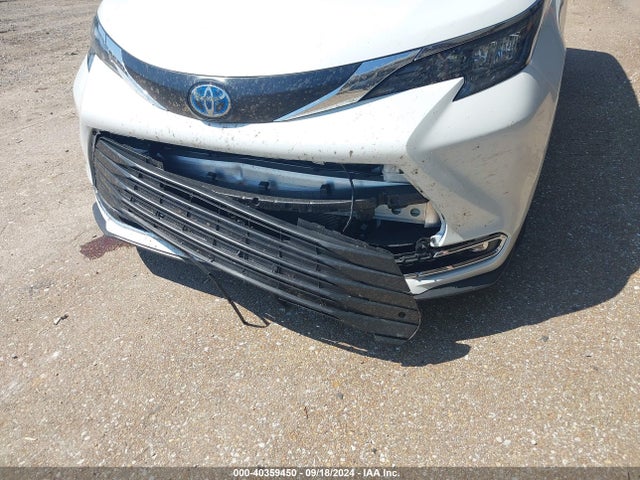 Toyota SIENNA XLE 2024 5TDYRKEC5RS214080 Image 6