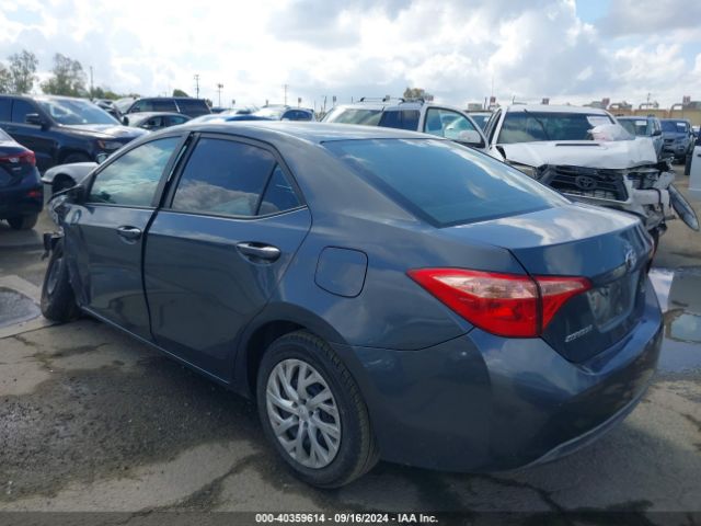 Toyota COROLLA LE 2018 5YFBURHE1JP790417 Image 3