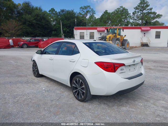 Toyota COROLLA SE 2017 5YFBURHE8HP676201 Image 3